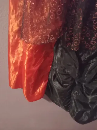 Disfraz naranja y negro