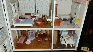 Casa delle bambole fatta a mano