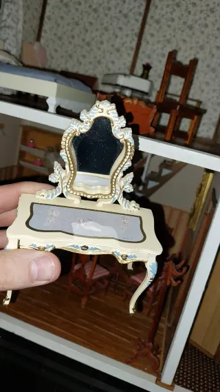 Casa delle bambole fatta a mano