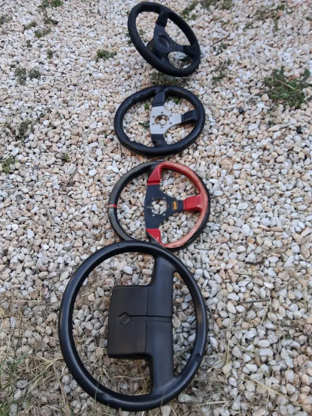VOLANTES"SPARCO/OMP/MOMO/RENAULT