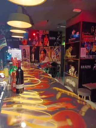 Bar Karaoke Salón Decoración Fiesta