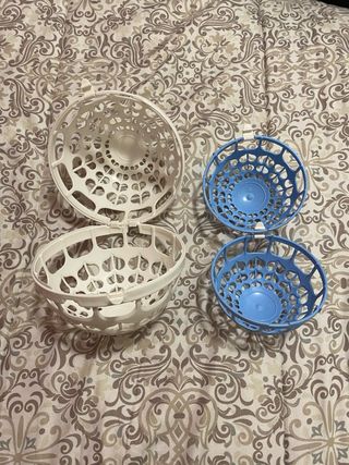 Salvareggiseni per lavatrice.