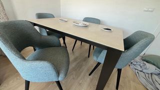 Mesa comedor extensible porcelanico y patas Vulcan