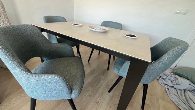 Mesa comedor extensible porcelanico y patas Vulcan