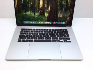 portatil apple apple macbook air m3 8-core 4.0 13 (10gpu) (2024) (a3113)