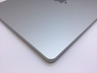 portatil apple apple macbook air m3 8-core 4.0 13 (10gpu) (2024) (a3113)