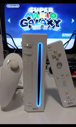 Nintendo Wii + Extras