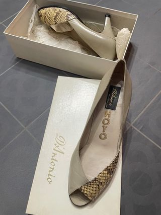 Zapatos D'Antonio Beige y Dorado