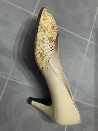 Zapatos D'Antonio Beige y Dorado