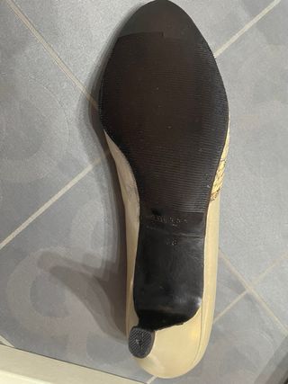 Zapatos D'Antonio Beige y Dorado