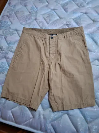 Bermudas color beige