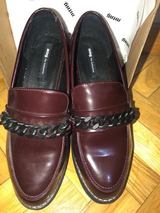 Zapatos granates Mustang talla 38