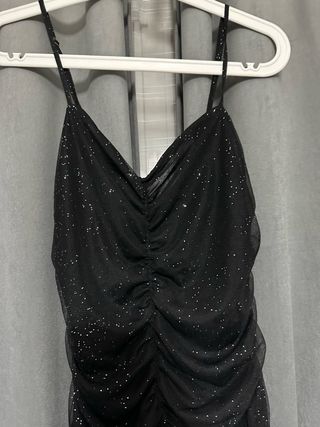 Vestido negro corto brillante