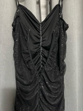 Vestido negro corto brillante