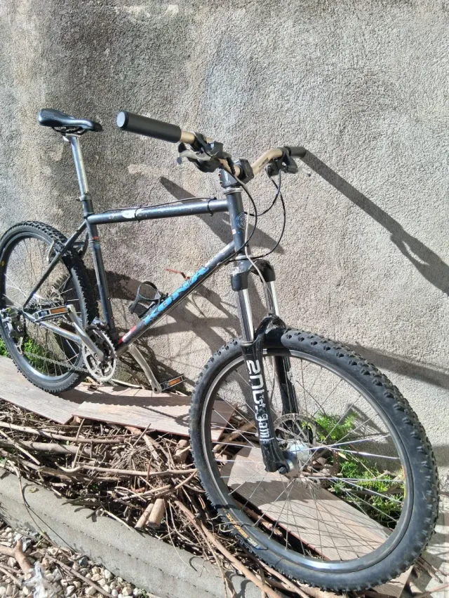 BICICLETA KONA SUSPENSIÓN MARZOCCHI/FRENO DISCO