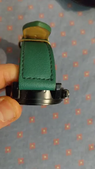 Giorgie Valentian Reloj Negro y Verde