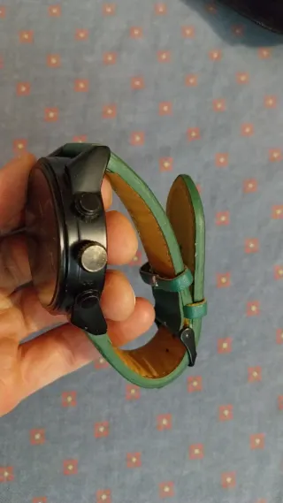 Giorgie Valentian Reloj Negro y Verde