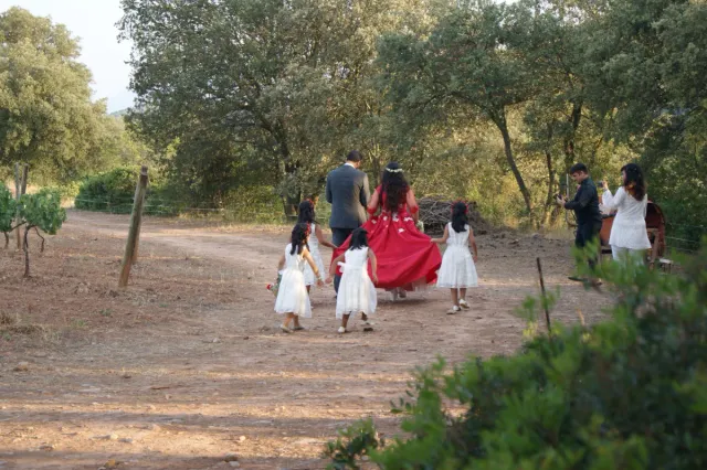 Vestido de Novia Rojo y Blanco
