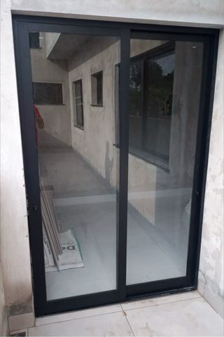 Colocación de Puerta y ventanas modernas