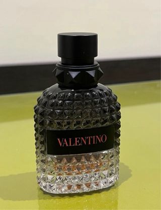 Perfume Valentino Negro y Dorado