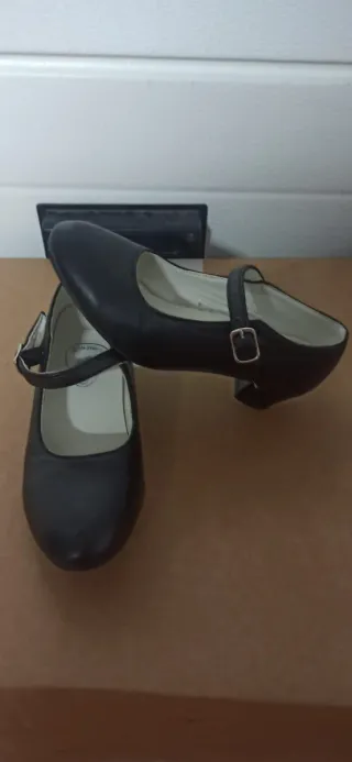 Zapatos de tacón para flamenca.