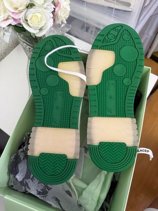 Off-White Zapatillas Blancas y Verdes