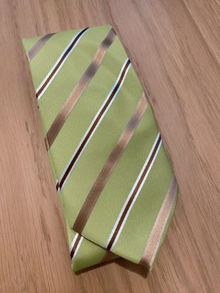 Corbata verde a rayas para caballero C&A