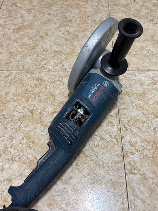 Radial Bosch Profesional GWS 20-230 J