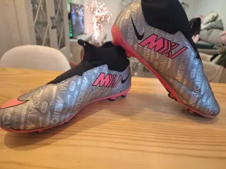 Botas de fútbol Nike Mercurial plateadas