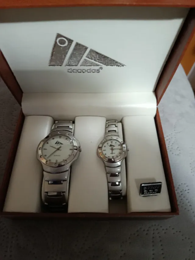 Conjunto Relojes Hombre y Mujer Daqudas