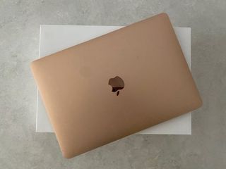 MacBook Air 2025 M3 8 Núcleos 16GB 256GB