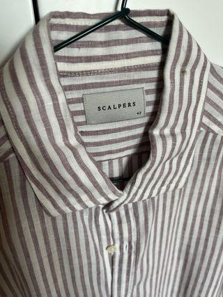 Camisa SCALPERS rayas marrón y blanca T42