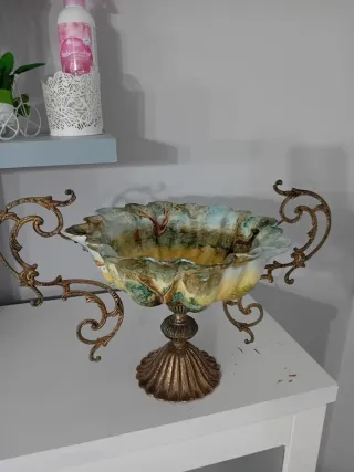 Centro de mesa de cerámica con soporte