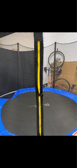 Cama elástica con red de seguridad