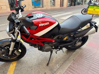 Ducati Monster 796