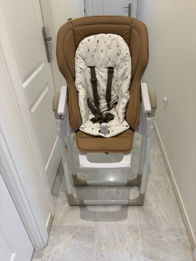 Trona Jane Mila con bandeja