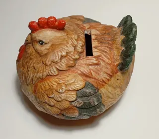 Salvadanaio gallina in terracotta