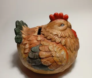 Salvadanaio gallina in terracotta