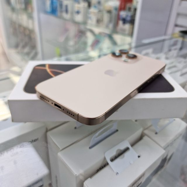 Apple IPhone 16 Pro Max 256GB Dorado Semi Nuevo