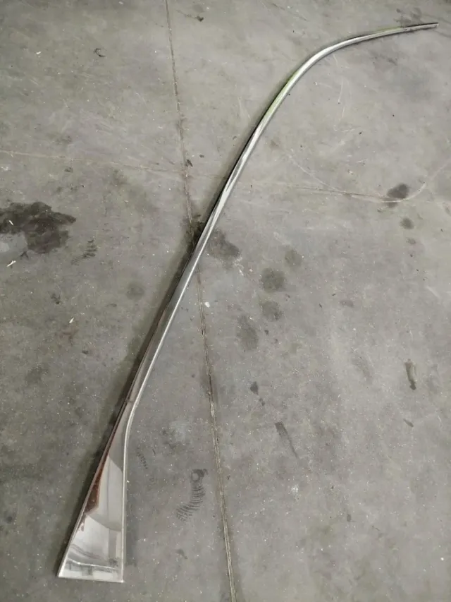 MOLDURA CROMADA SUPERIOR DERECHA PEUGEOT 3008