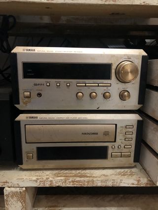 Equipo de música Yamaha RX-E200 y CD E-S250