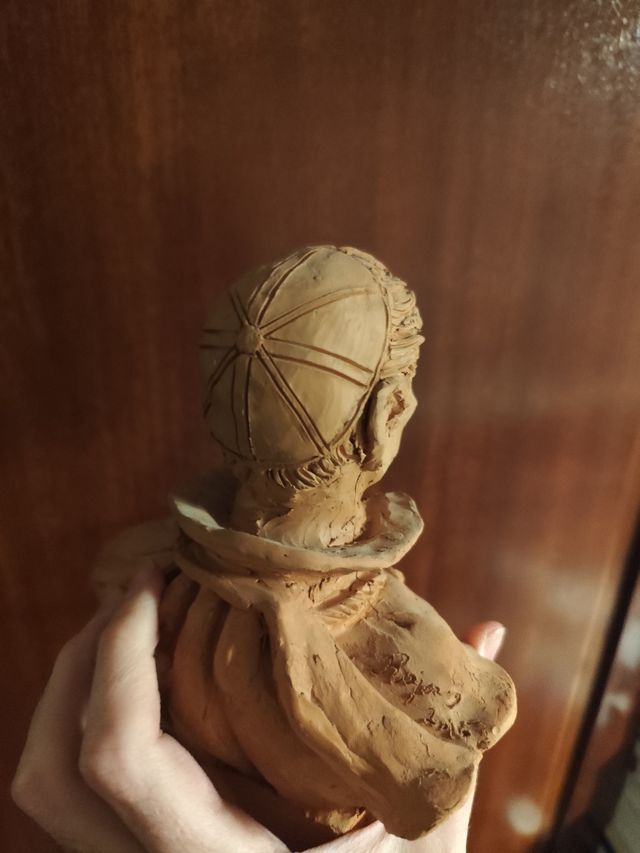 Busto Venerable Miguel de Mañana.