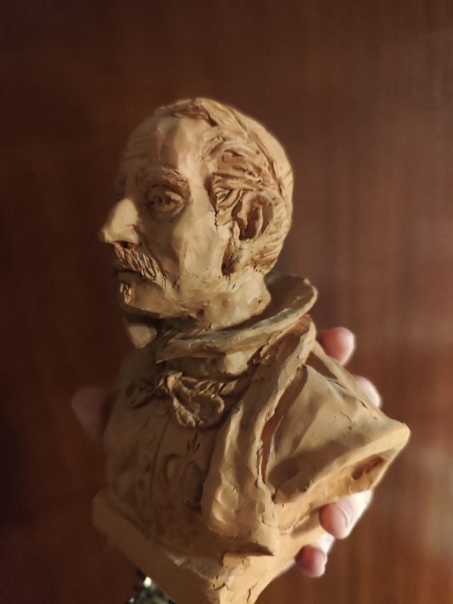 Busto Venerable Miguel de Mañana.