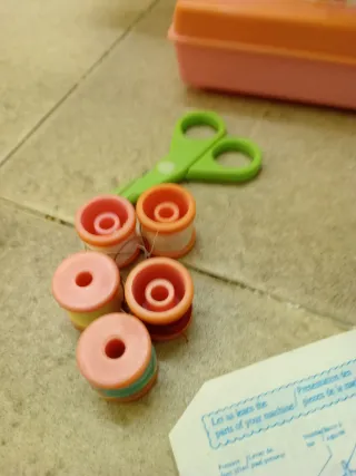 Máquina de coser de juguete vintage