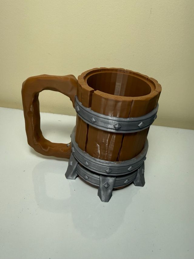 Tazza stile barile in legno e metallo per birre