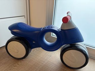 Moto de juguete de plástico azul