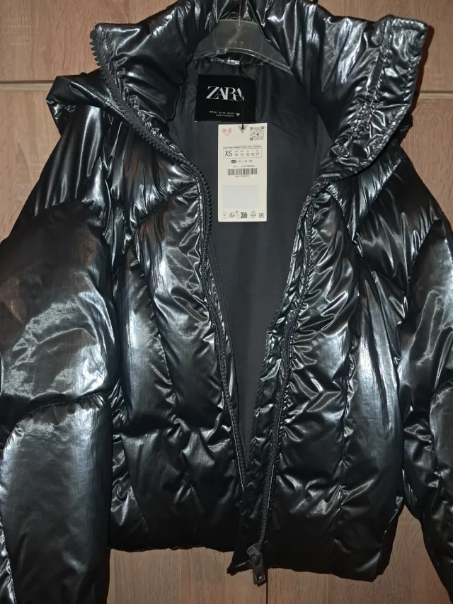 Cazadora Zara plateada talla XS