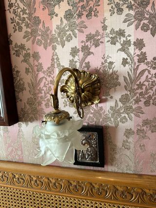 Dormitorio matrimonio madera y mármol