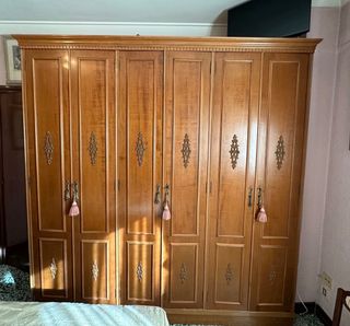 Dormitorio matrimonio madera y mármol