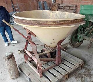 Abonadora pendular 250-300 Kgs